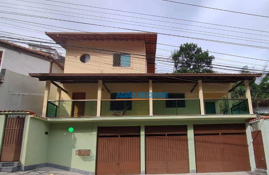 Casa à venda com 5 quartos, 182m² - Foto 1