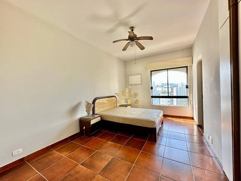 Apartamento à venda com 3 quartos, 221m² - Foto 19