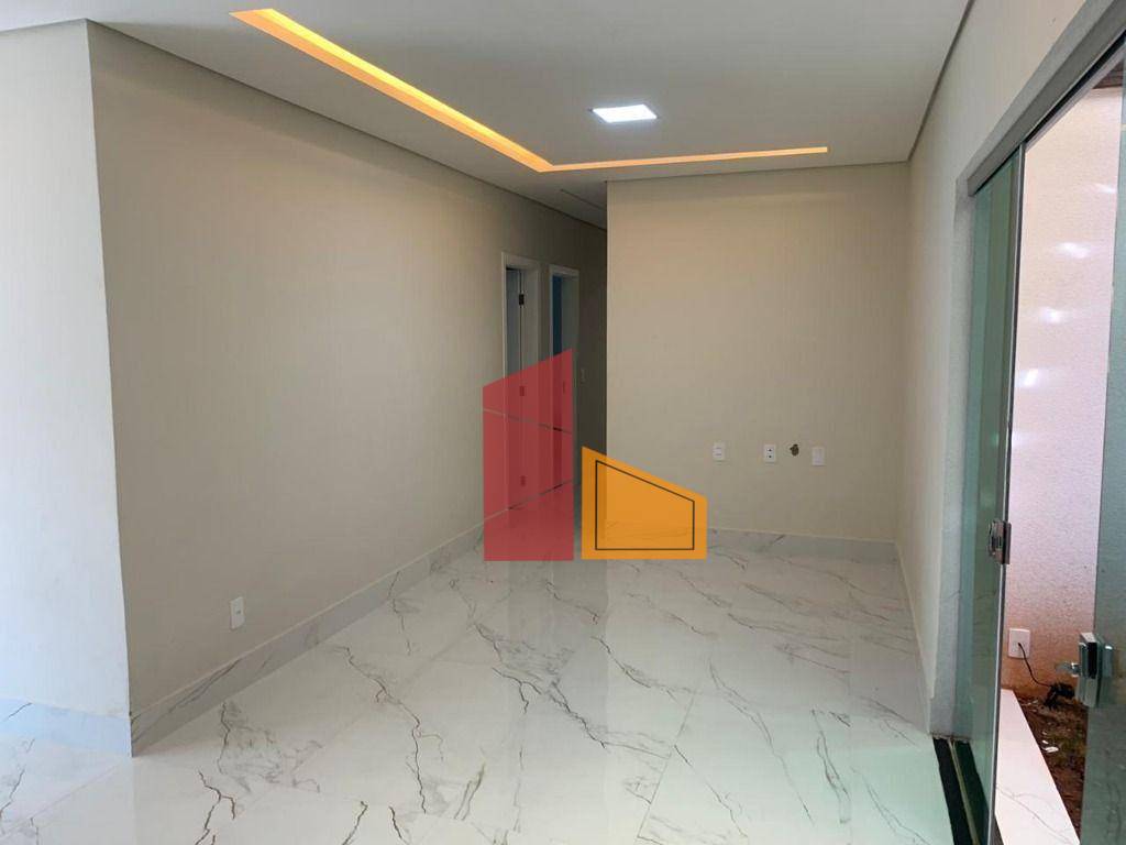 Casa à venda com 3 quartos, 139m² - Foto 4