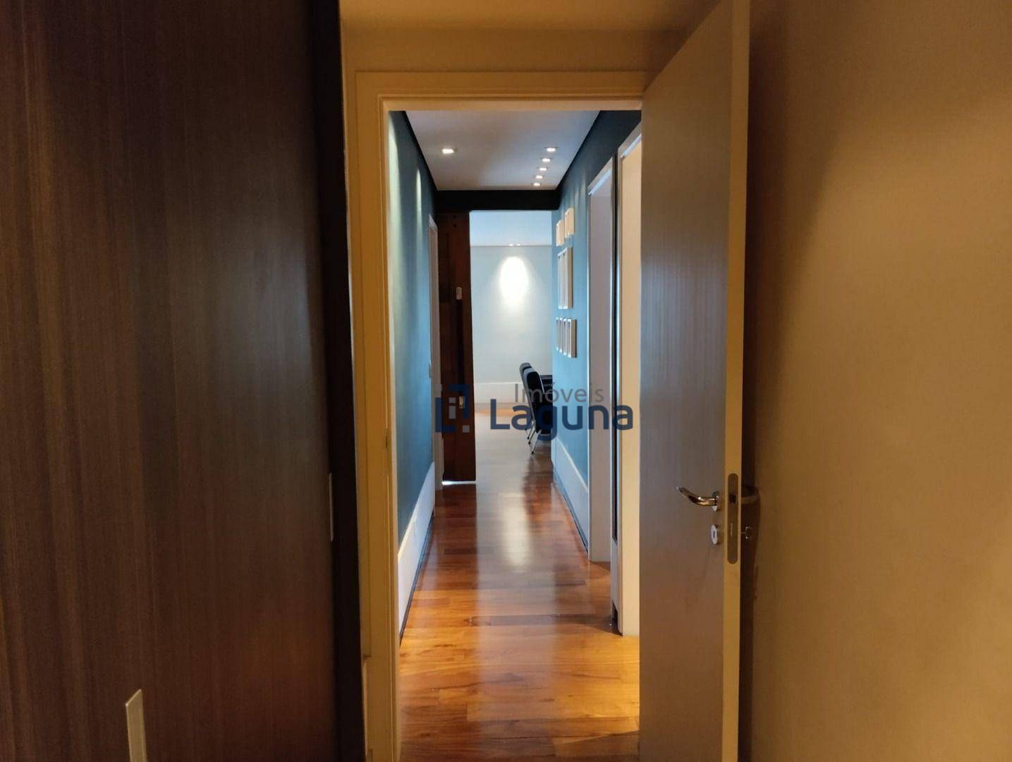 Apartamento para alugar com 3 quartos, 165m² - Foto 36