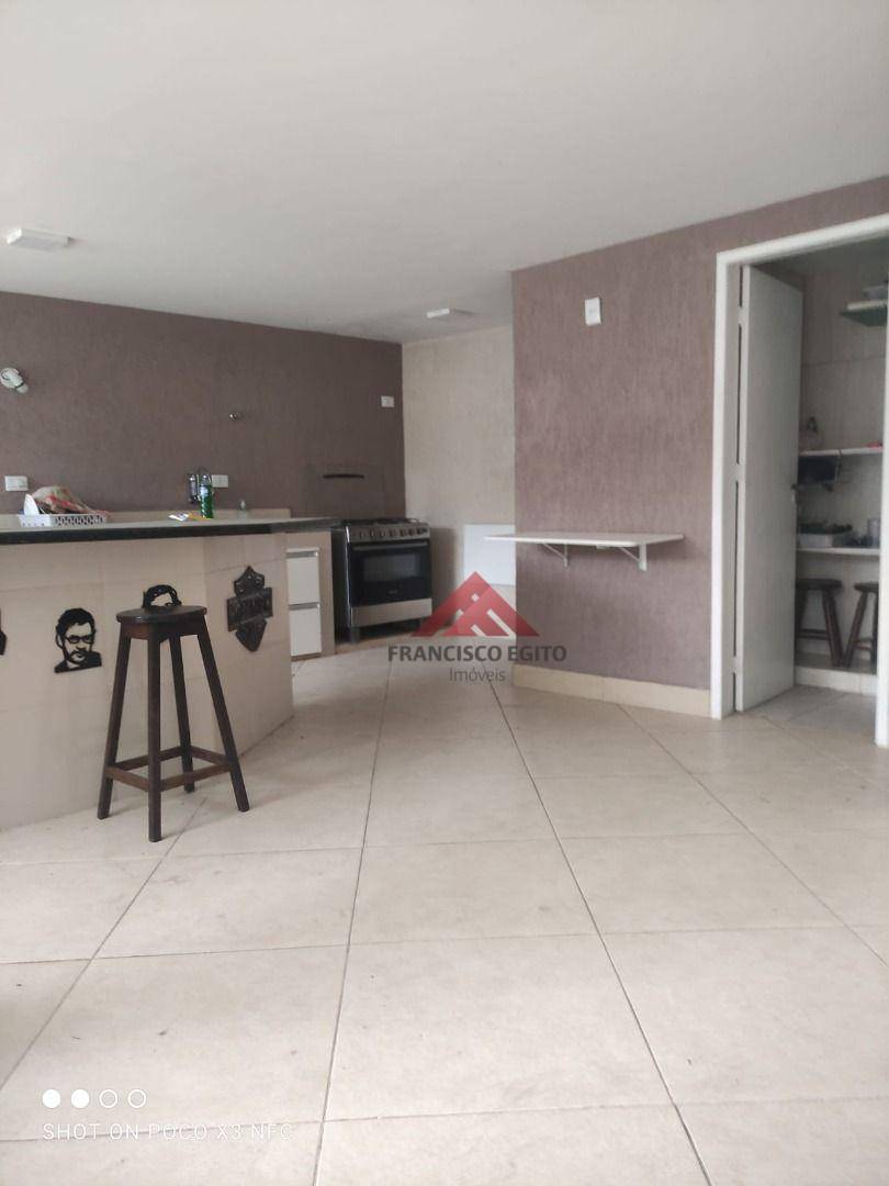 Casa para alugar com 3 quartos, 420m² - Foto 14