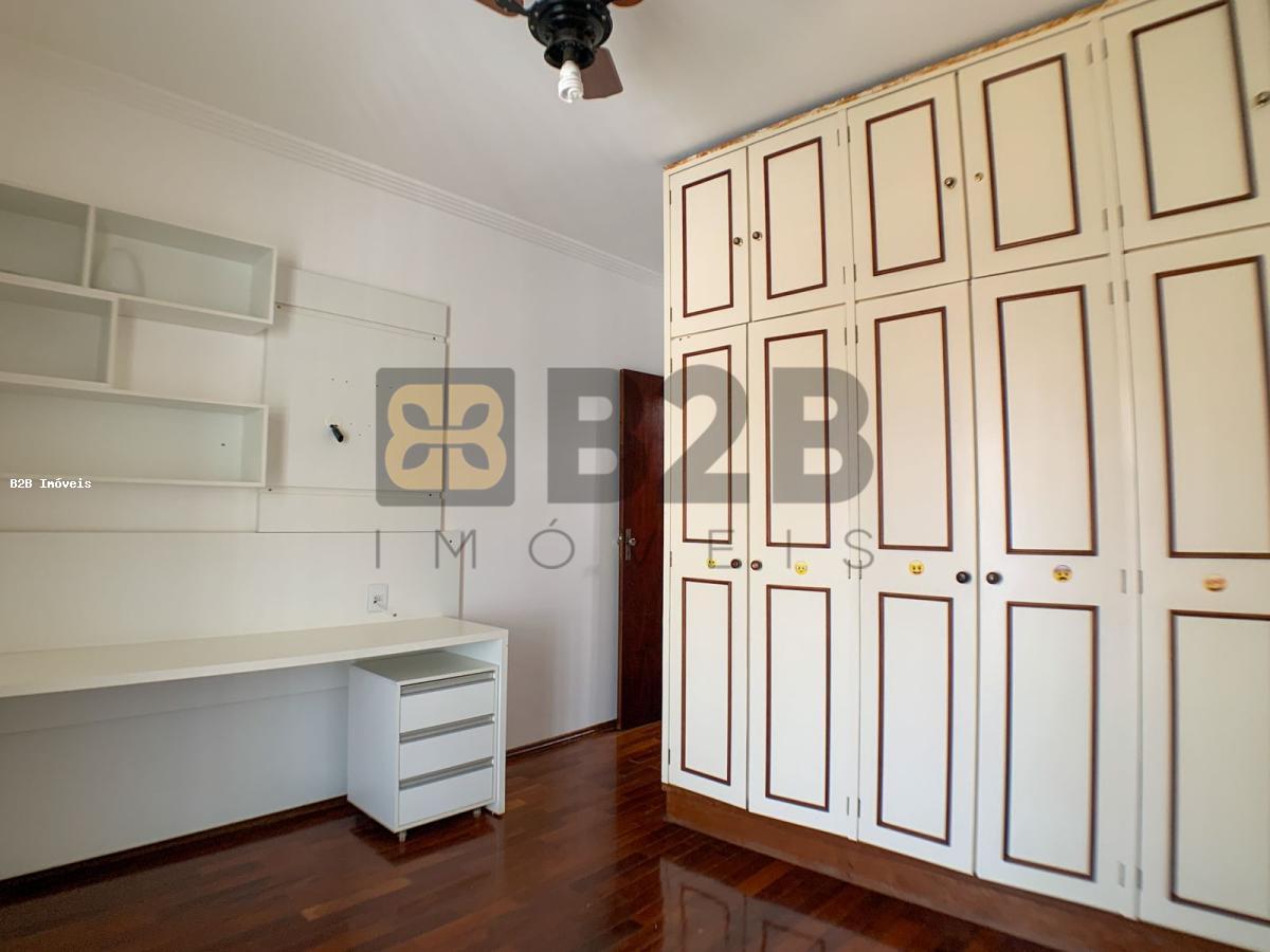 Casa à venda com 3 quartos, 300m² - Foto 19