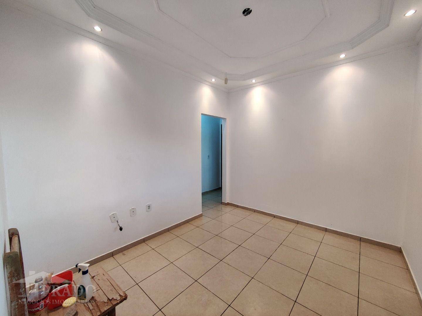 Casa à venda com 4 quartos, 159m² - Foto 4