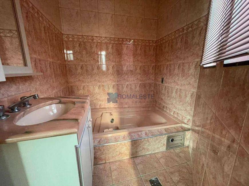 Sobrado à venda com 3 quartos, 200m² - Foto 11