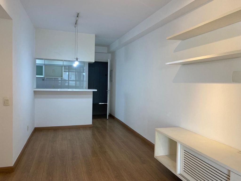 Apartamento à venda e aluguel com 2 quartos, 75m² - Foto 17