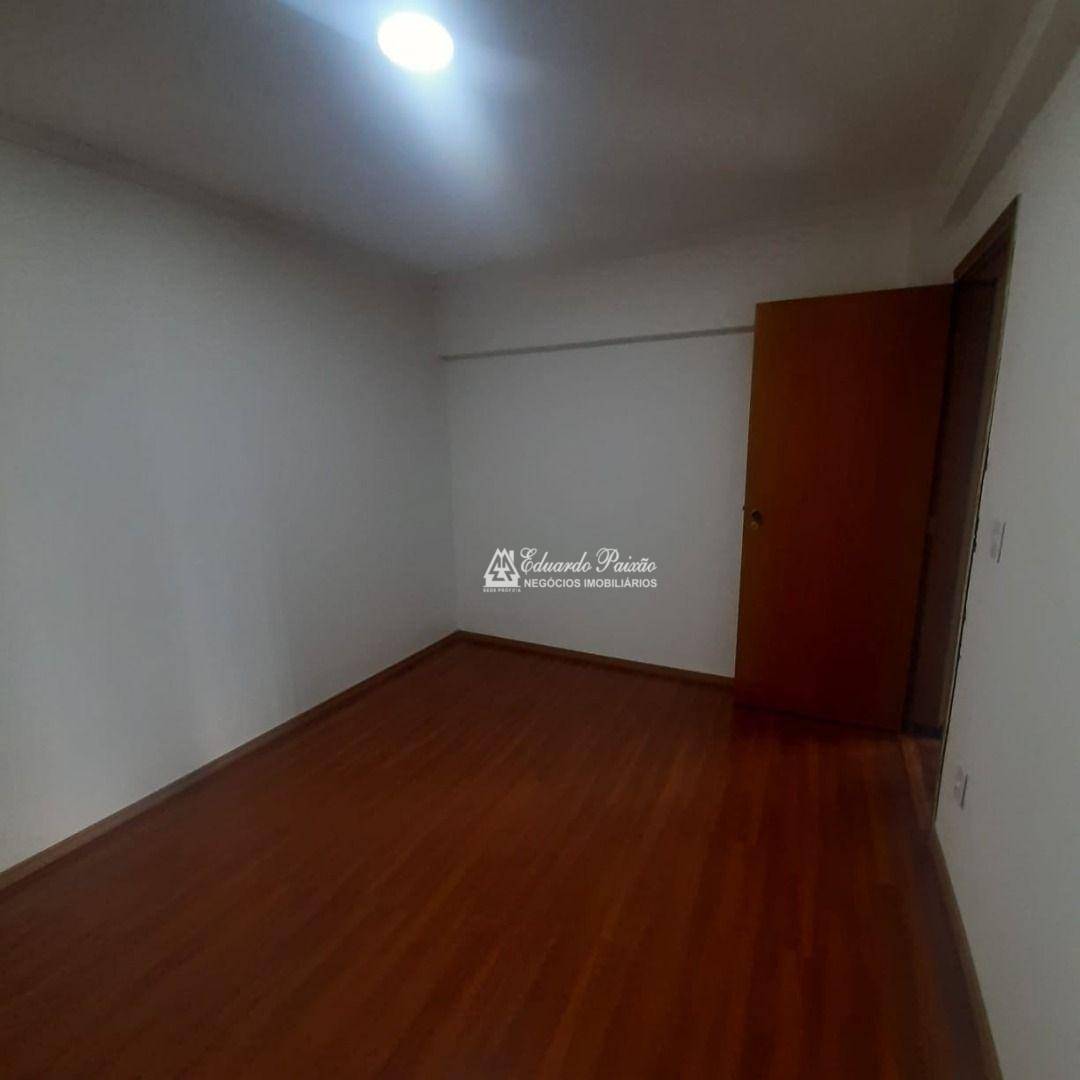 Apartamento para alugar com 2 quartos, 100m² - Foto 17