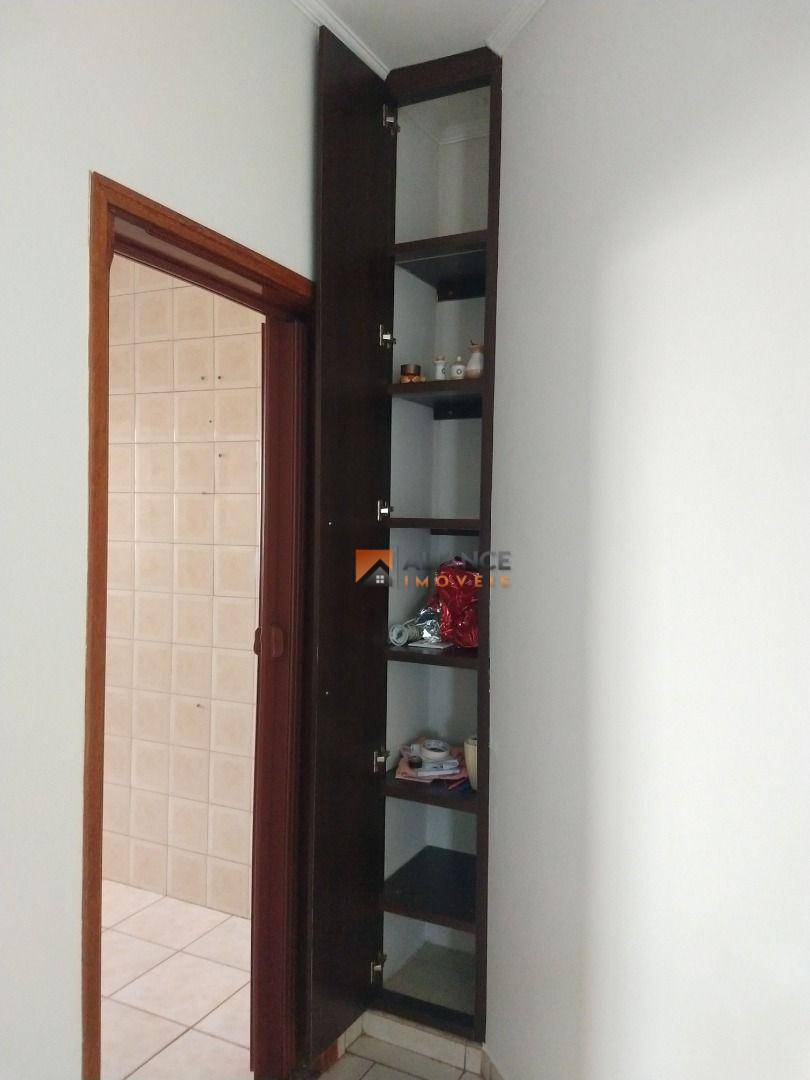 Apartamento à venda com 3 quartos, 97m² - Foto 10