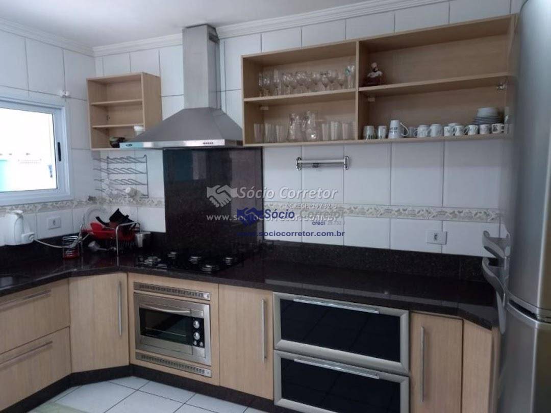 Casa à venda com 4 quartos, 220m² - Foto 11