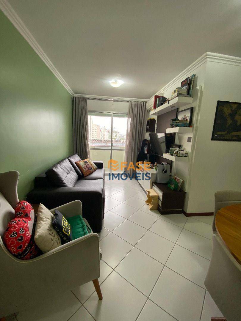 Apartamento à venda com 2 quartos, 66m² - Foto 1