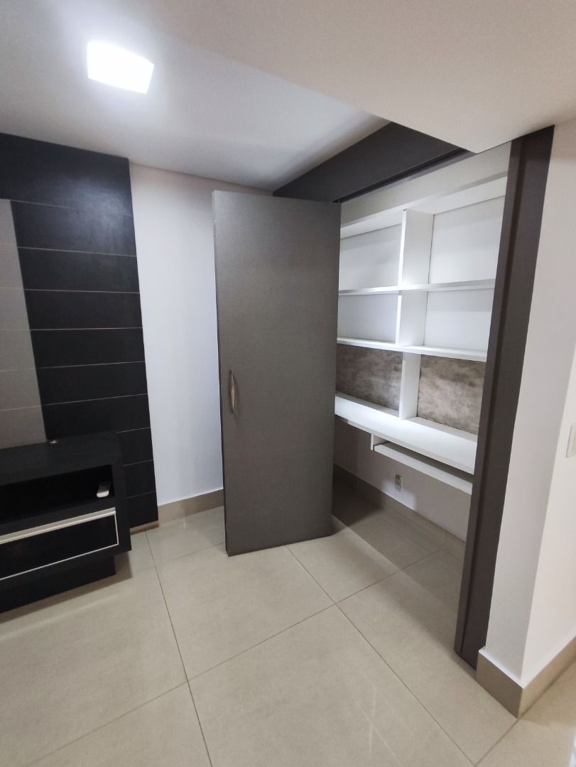 Apartamento à venda com 3 quartos, 238m² - Foto 11