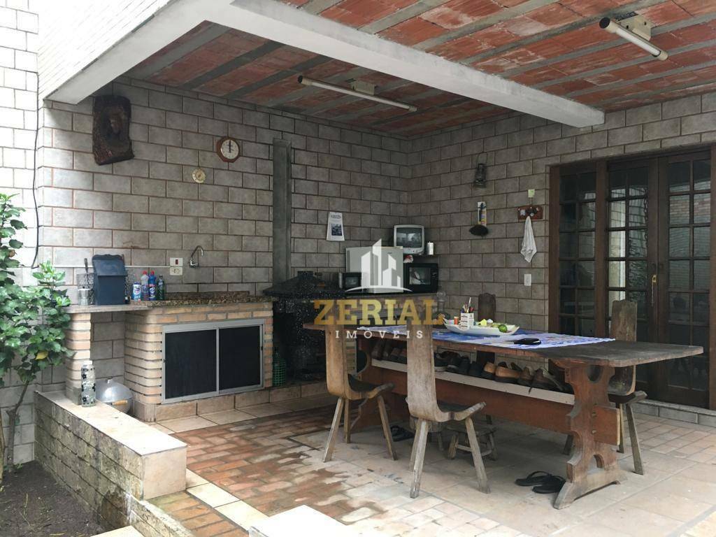 Sobrado à venda com 3 quartos, 430m² - Foto 1