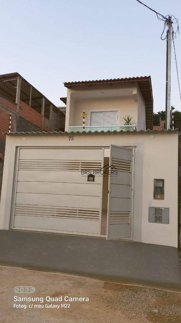 Casa à venda com 2 quartos, 80m² - Foto 1