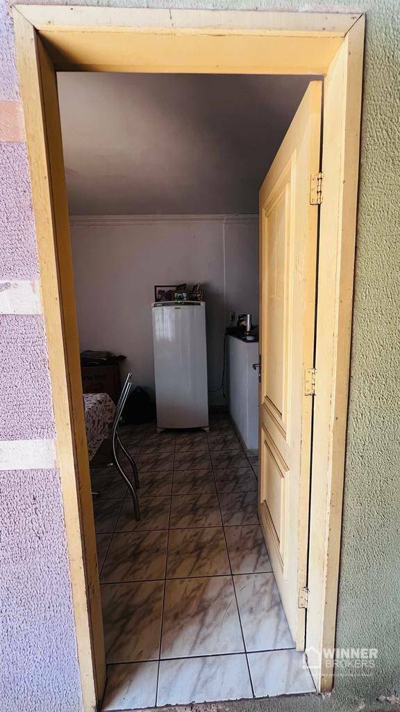 Casa à venda com 4 quartos, 141m² - Foto 25