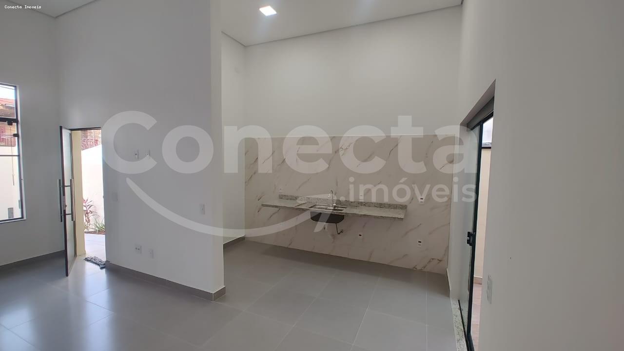 Casa à venda com 2 quartos, 70m² - Foto 8