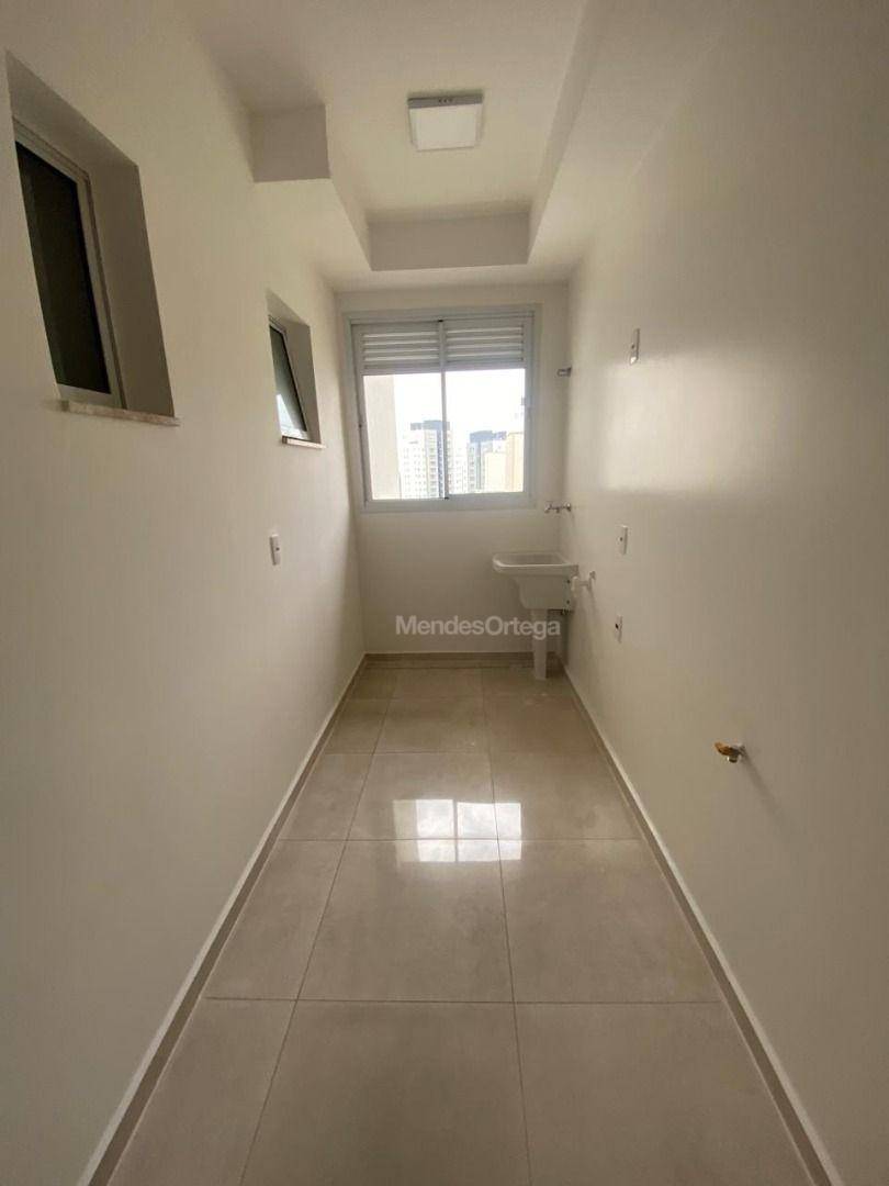 Apartamento para alugar com 3 quartos, 83m² - Foto 17