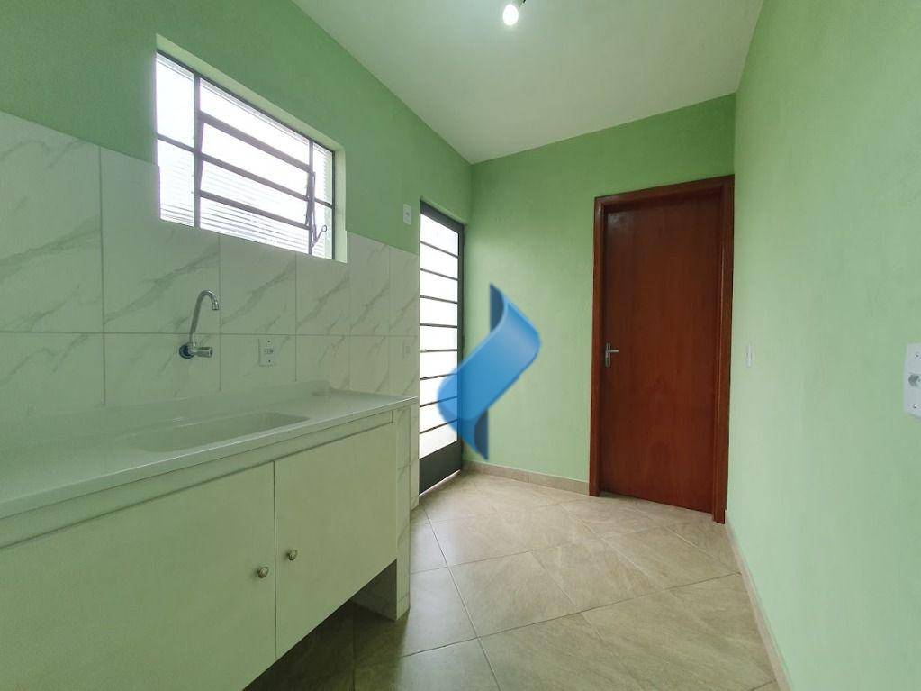 Casa para alugar com 2 quartos, 103m² - Foto 11