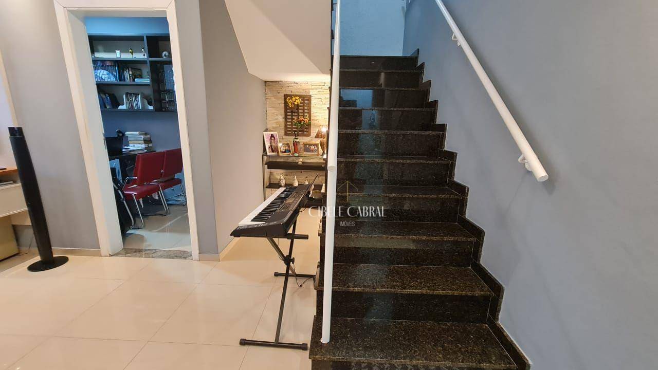 Casa à venda com 3 quartos, 250m² - Foto 19