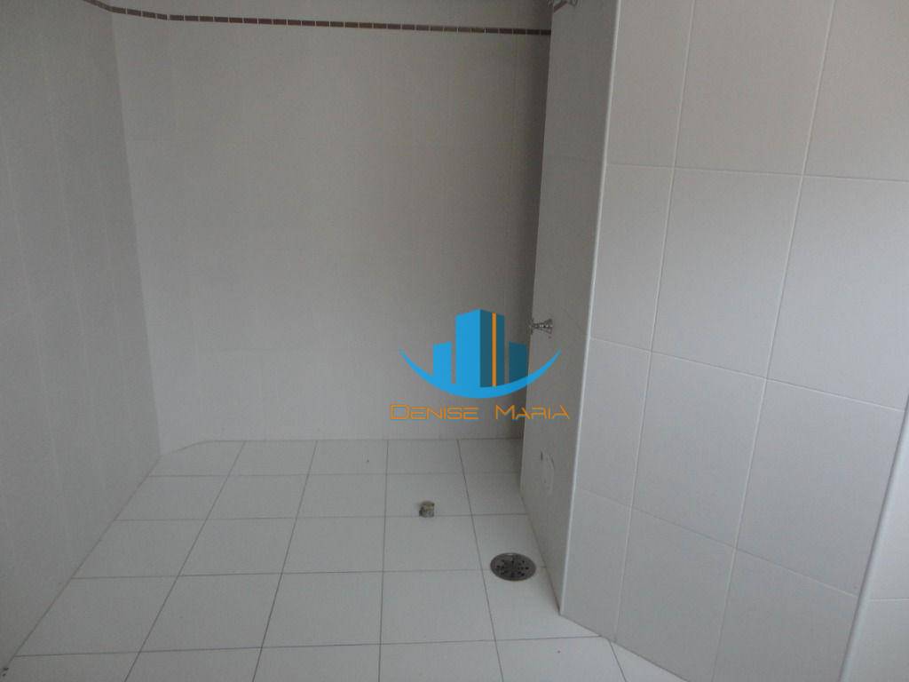 Casa de Condomínio para alugar com 4 quartos, 240m² - Foto 18