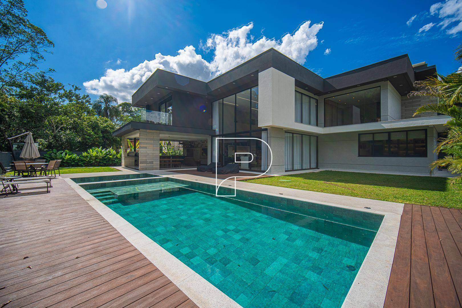 Casa de Condomínio à venda com 4 quartos, 550m² - Foto 1