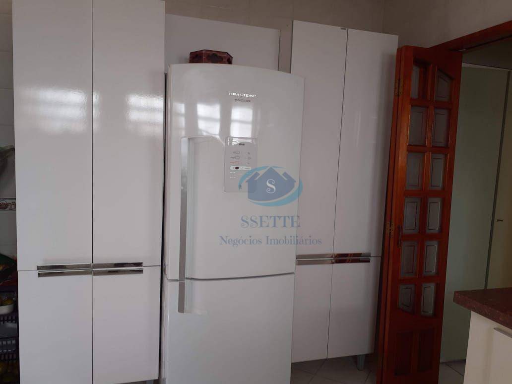 Sobrado à venda com 3 quartos, 200m² - Foto 12