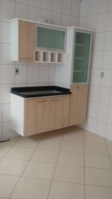 Casa à venda com 2 quartos, 124m² - Foto 1