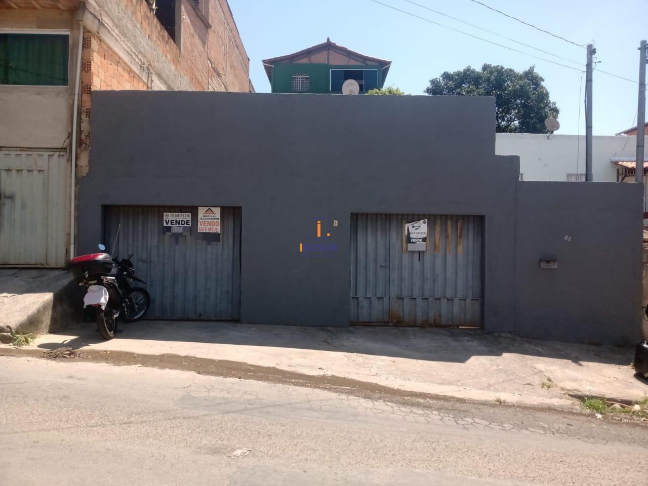 Casa à venda com 2 quartos, 200m² - Foto 1