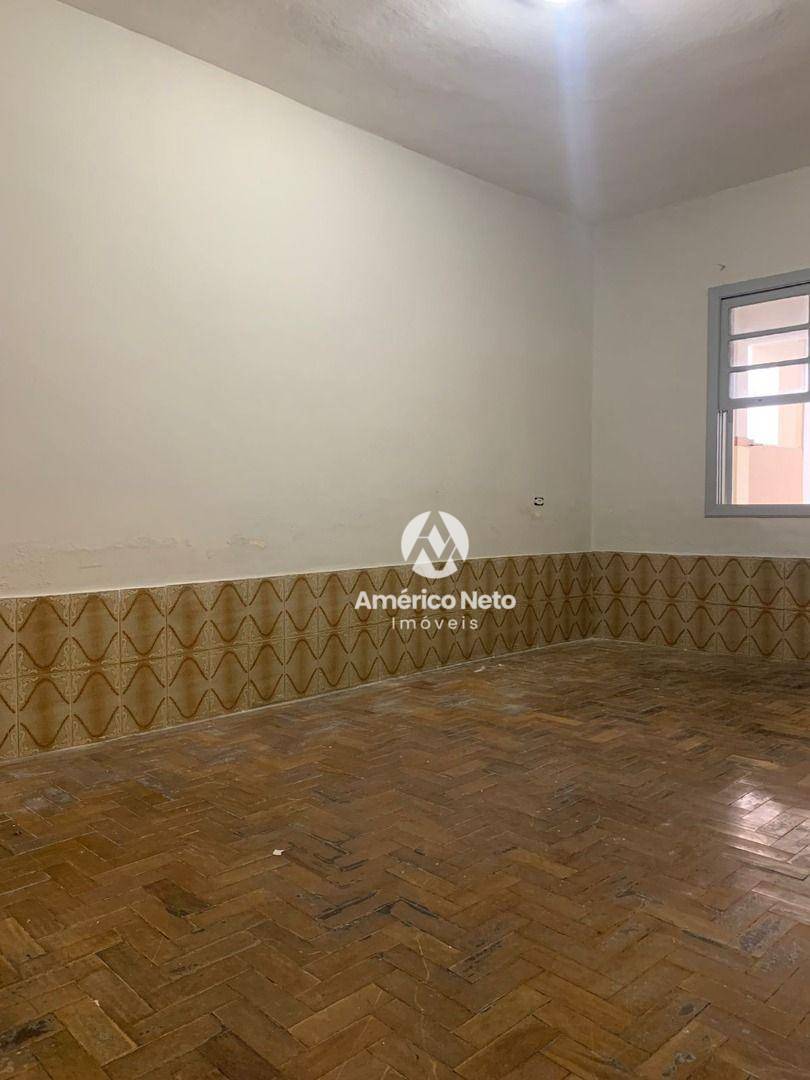 Casa para alugar com 2 quartos, 385m² - Foto 14