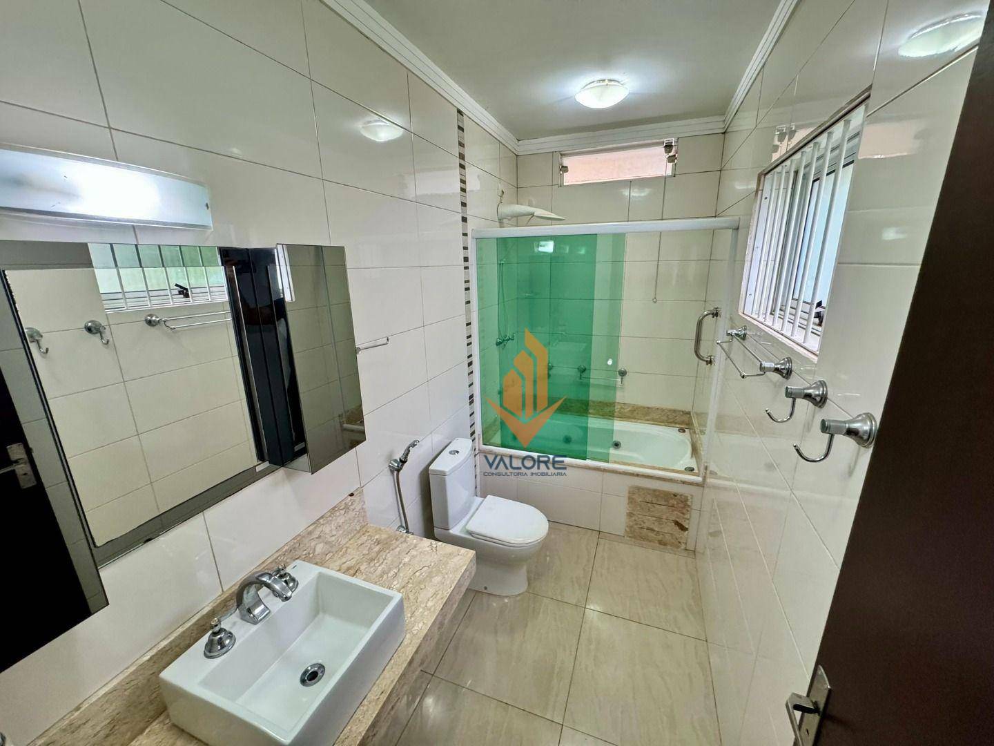 Casa à venda com 4 quartos, 300m² - Foto 37