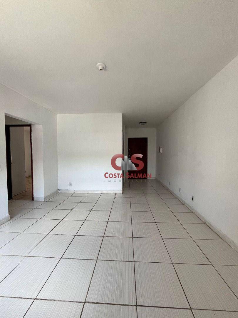 Apartamento para alugar com 2 quartos, 70m² - Foto 4