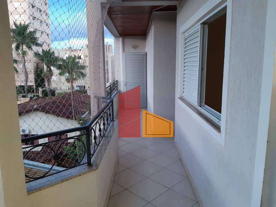 Apartamento à venda com 3 quartos, 224m² - Foto 13