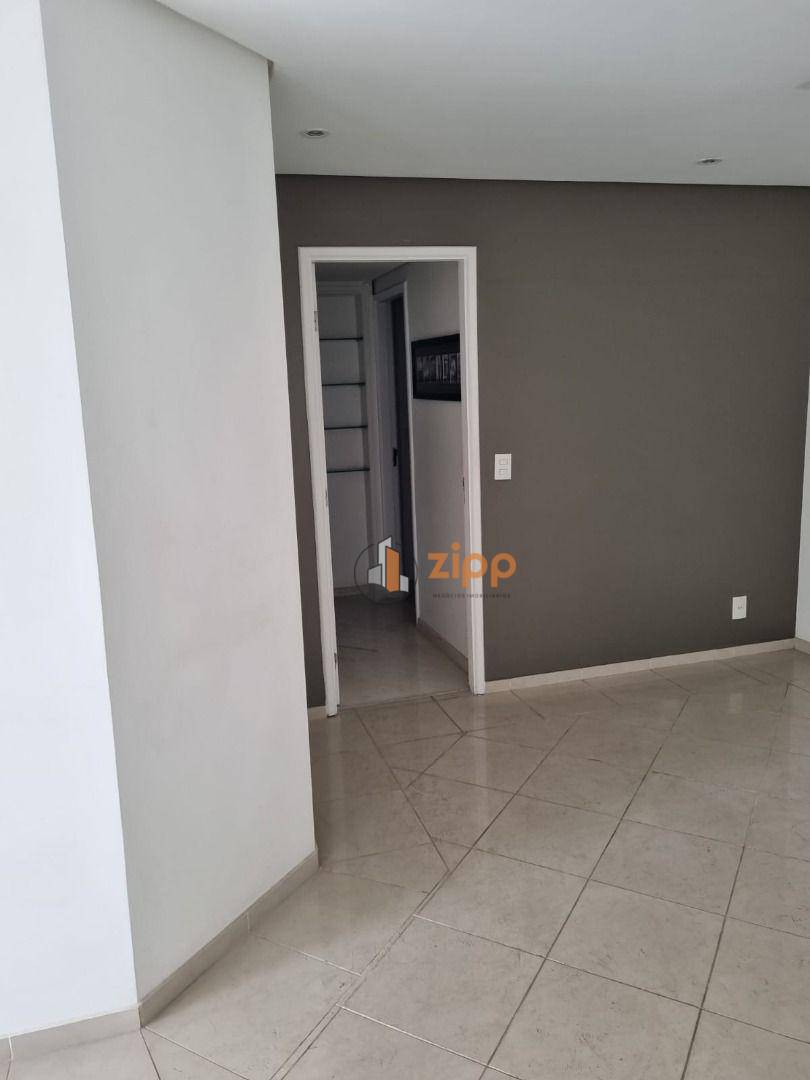 Apartamento para alugar com 3 quartos, 90m² - Foto 12