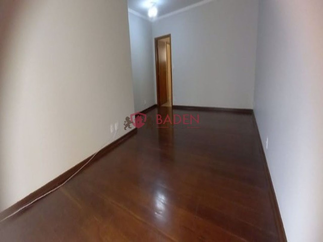 Apartamento à venda com 3 quartos, 110m² - Foto 2