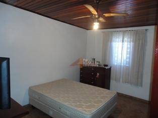 Casa à venda com 1 quarto, 130m² - Foto 2