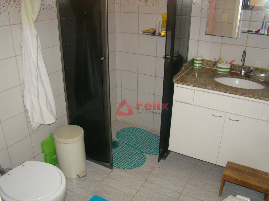 Apartamento à venda com 3 quartos, 153m² - Foto 3