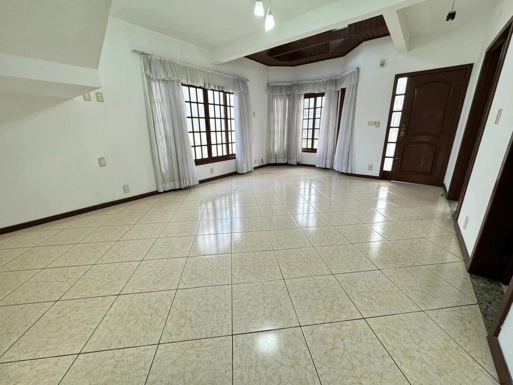 Casa à venda com 4 quartos, 223m² - Foto 12