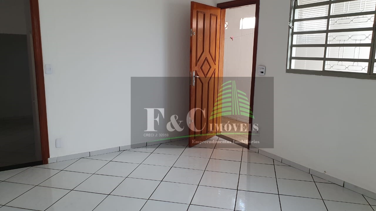 Casa para alugar com 2 quartos, 125m² - Foto 17