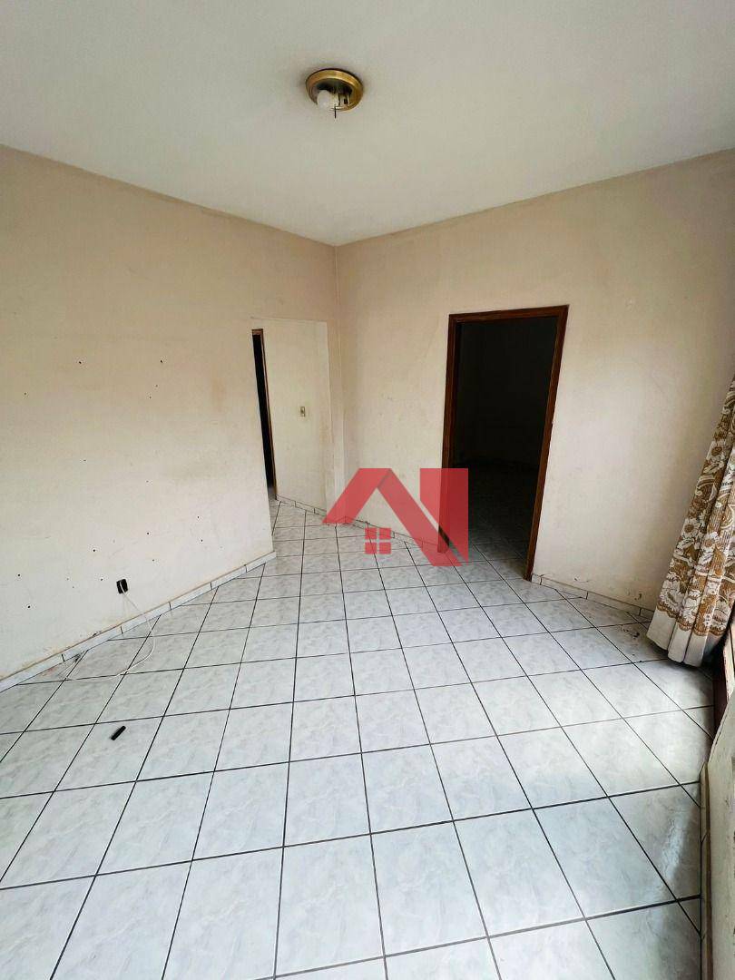 Casa à venda com 5 quartos, 197m² - Foto 19