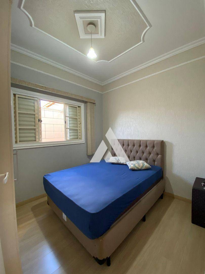 Casa à venda com 4 quartos, 210m² - Foto 19