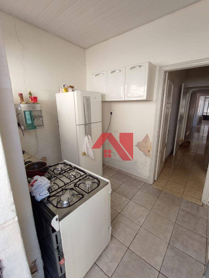 Casa à venda com 5 quartos, 221m² - Foto 14