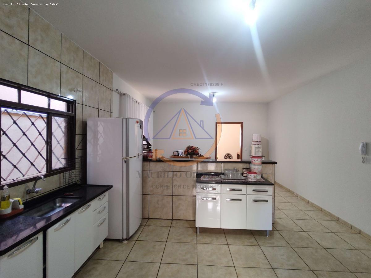 Casa à venda com 3 quartos, 360m² - Foto 10