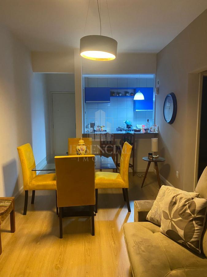 Apartamento à venda com 2 quartos, 70m² - Foto 1