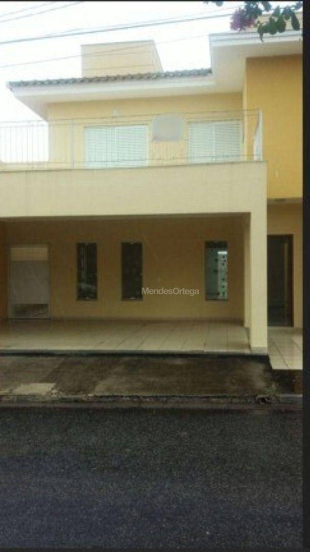 Casa de Condomínio para alugar com 4 quartos, 228m² - Foto 1