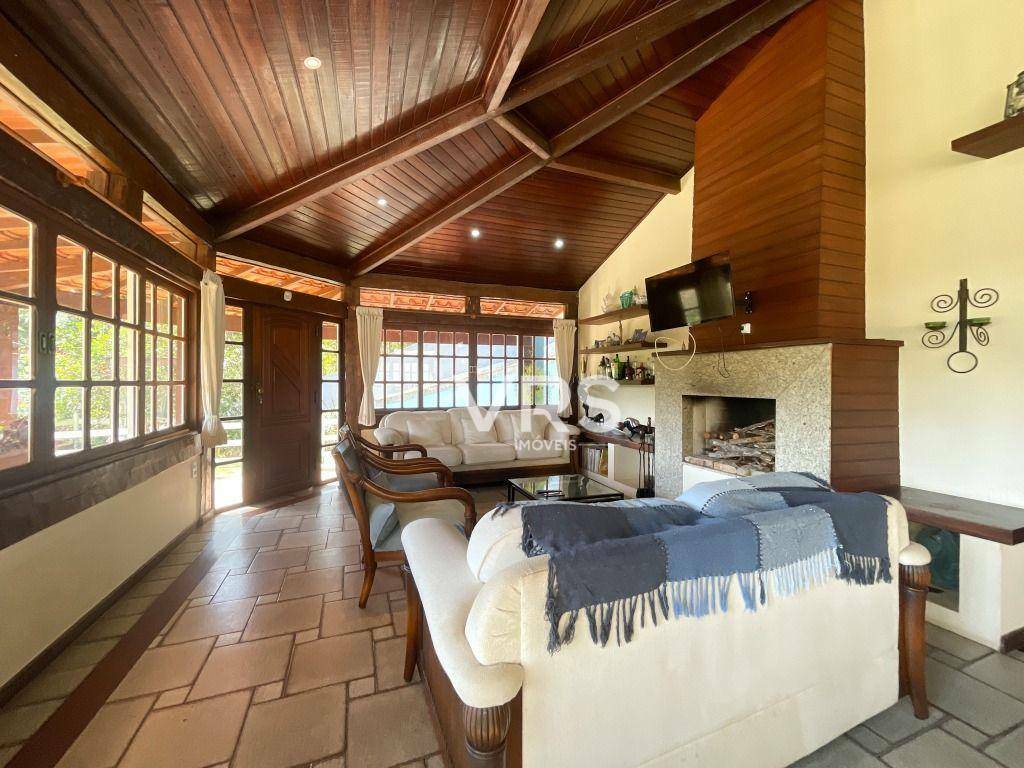 Casa à venda com 5 quartos, 220m² - Foto 20