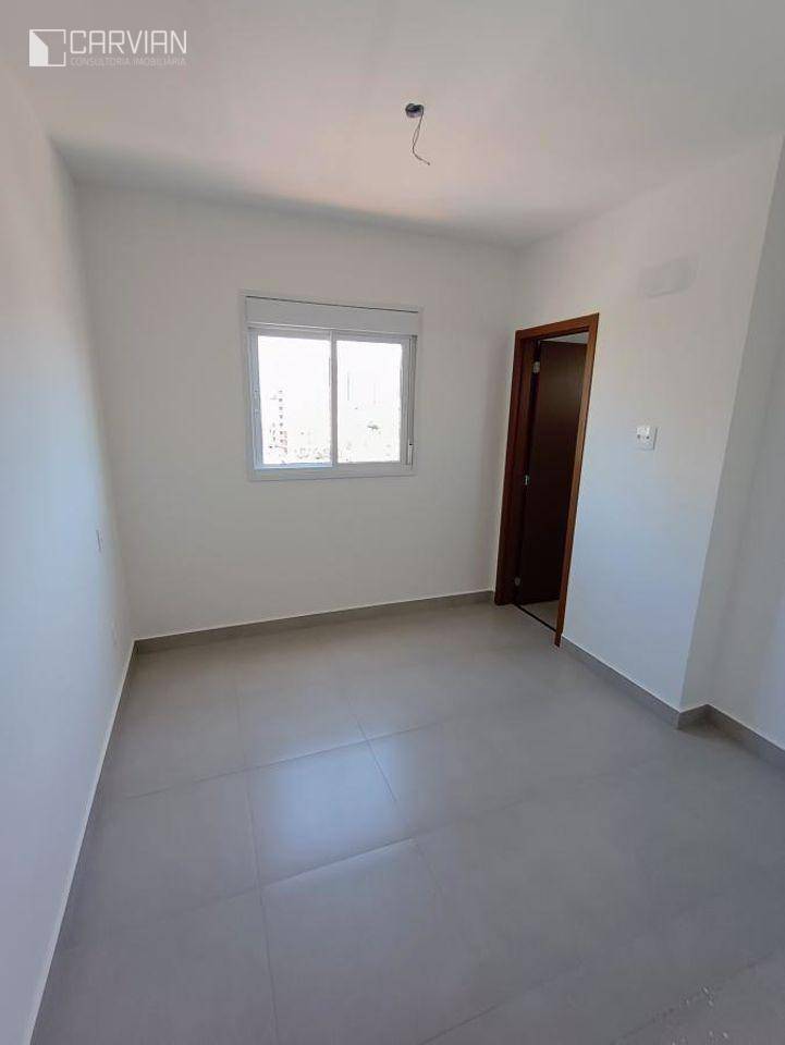 Apartamento à venda com 2 quartos, 67m² - Foto 11