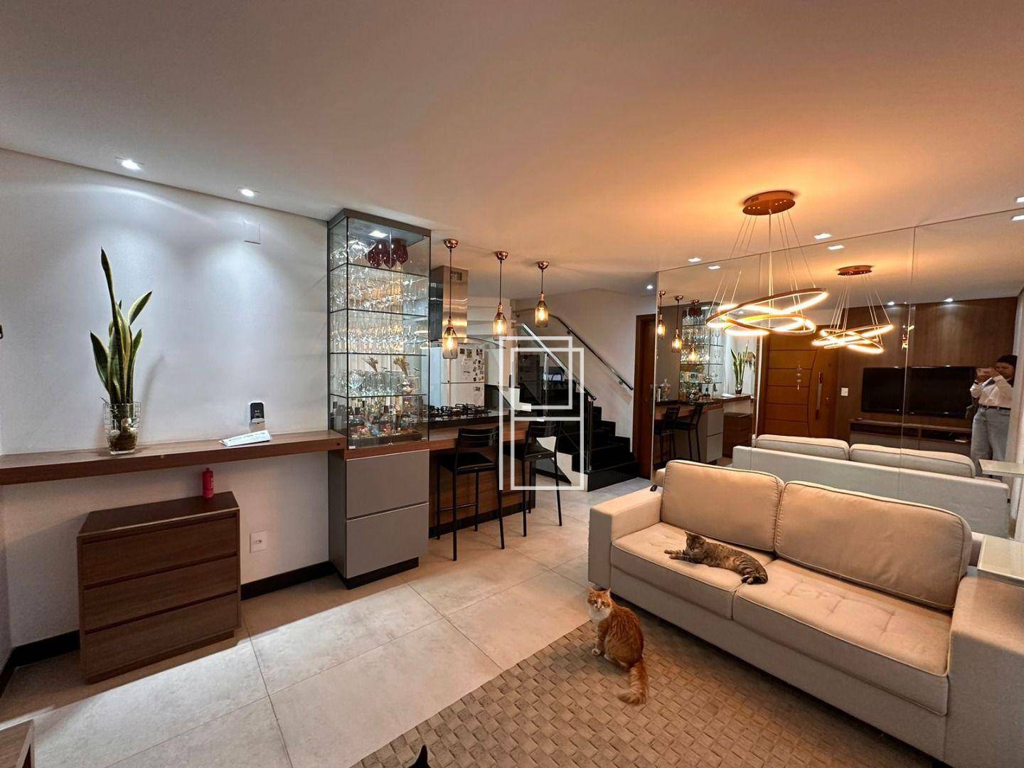 Cobertura à venda com 5 quartos, 252m² - Foto 1