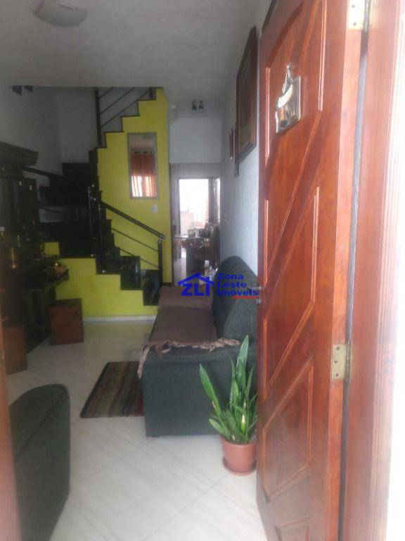 Sobrado à venda com 2 quartos, 58m² - Foto 1