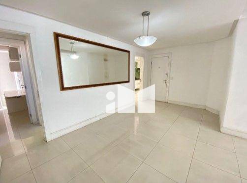 Apartamento para alugar com 4 quartos, 155m² - Foto 3