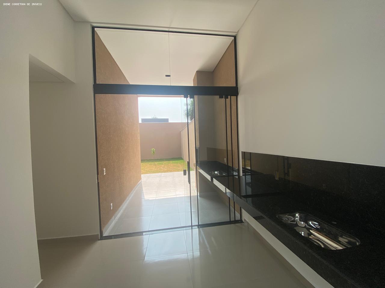 Casa à venda com 3 quartos, 210m² - Foto 12