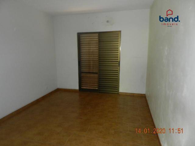 Casa à venda com 3 quartos, 250m² - Foto 8