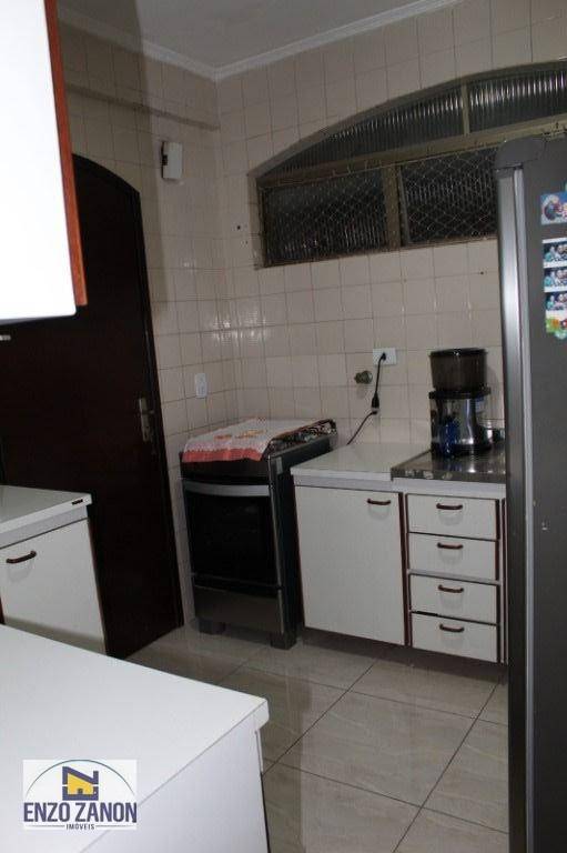 Apartamento à venda com 2 quartos, 62m² - Foto 5